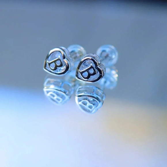 925 SILVER💝HEART INITIAL STUD EARRINGS WOMEN TEEN GIRLS MOM DAUGHTER, ELDM153S - Picture 7 of 7
